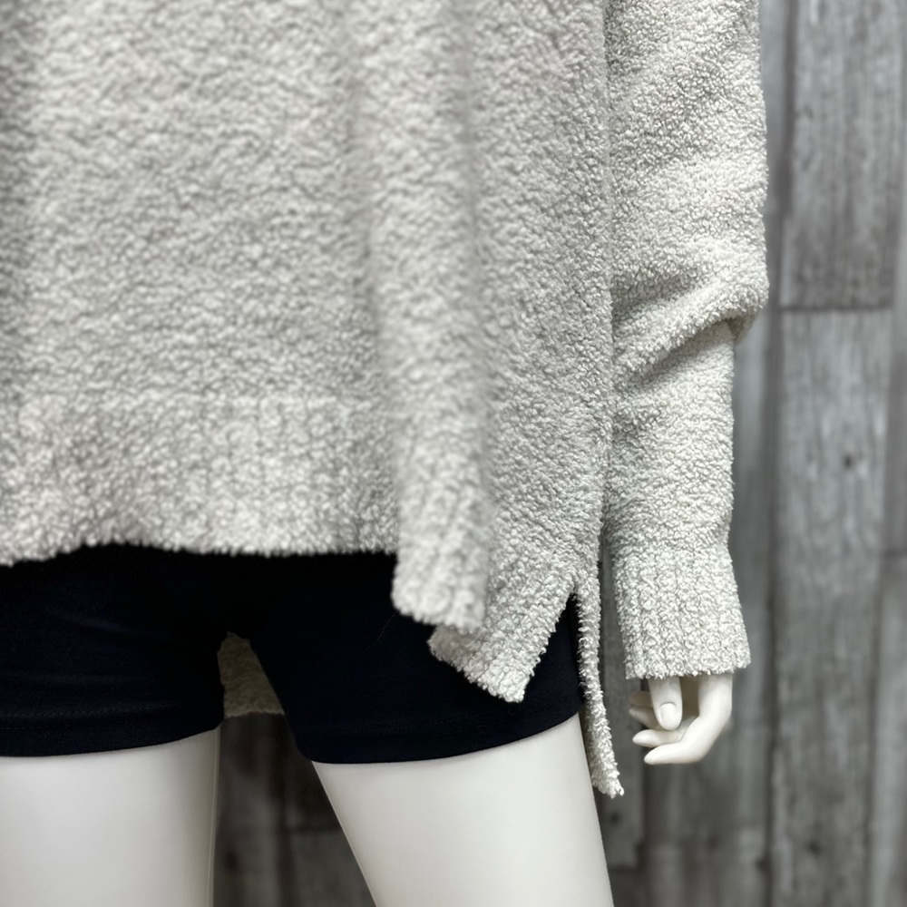 ⭐️UGG Cecilia V-neck Pullover in Cream [723] - Picture 4 of 8